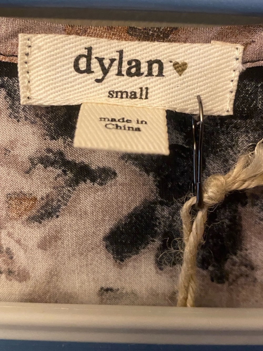 dylan Neutral Floral Tie-Front Tassel Blouse 🆕 - Picture 2 of 11